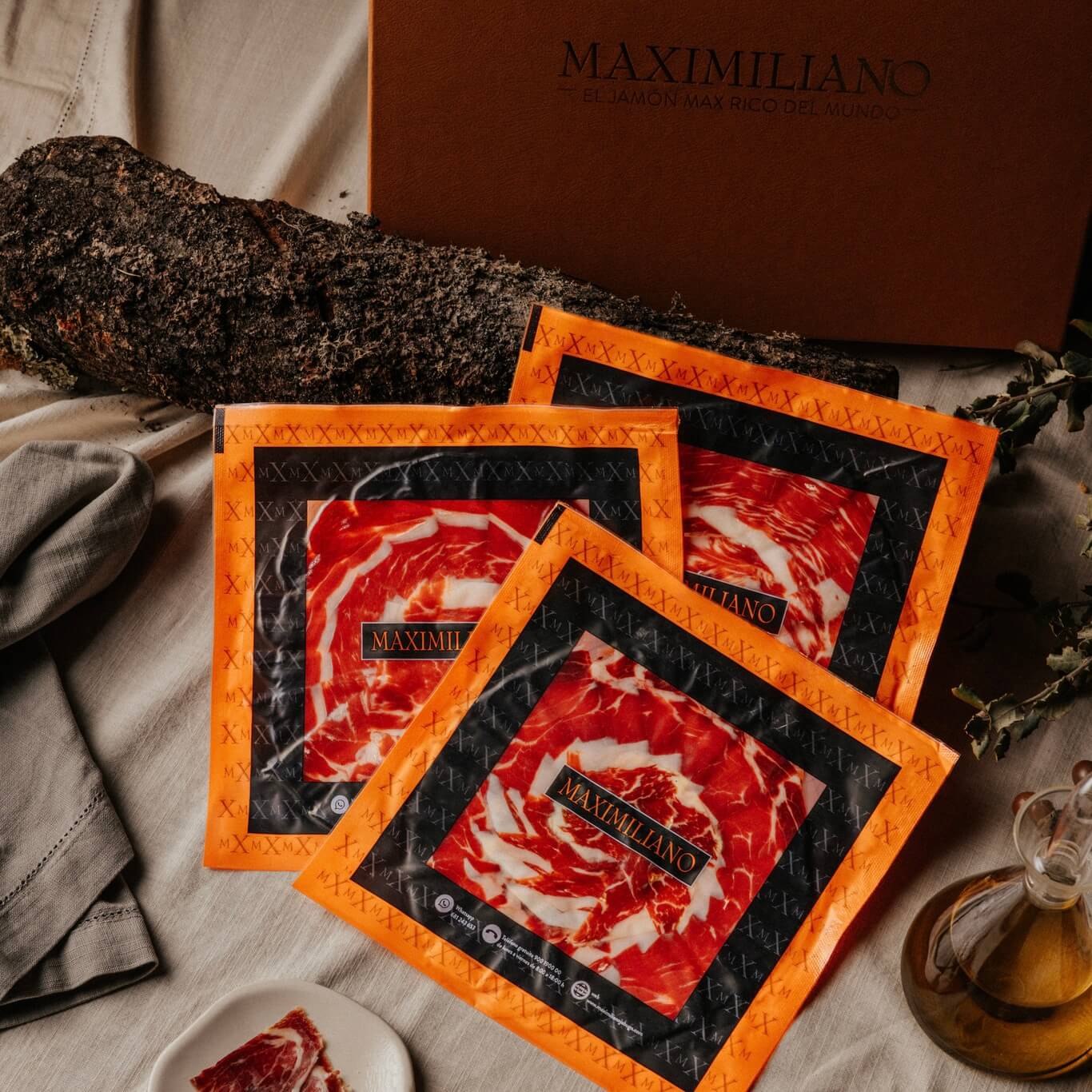 Estuche Jamón de Cebo de Campo 100% Ibérico Cortado a Mano Estuche Jamón de Cebo de Campo 100% Ibérico Cortado a Mano