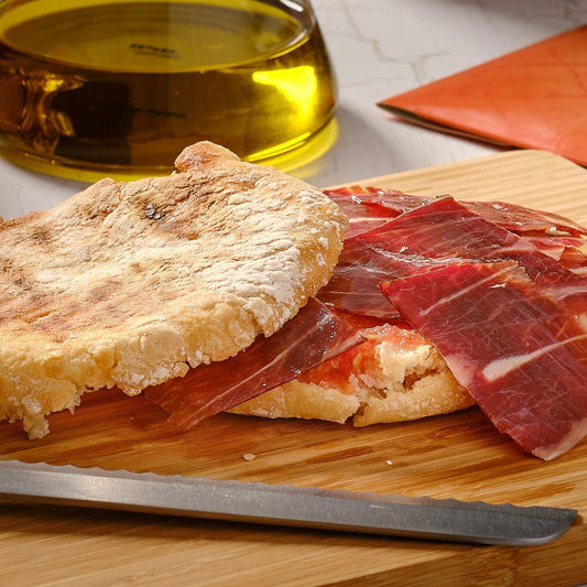 ¿Sabías que el jamón ibérico contiene ácido oleico, el mismo que el aceite de oliva?