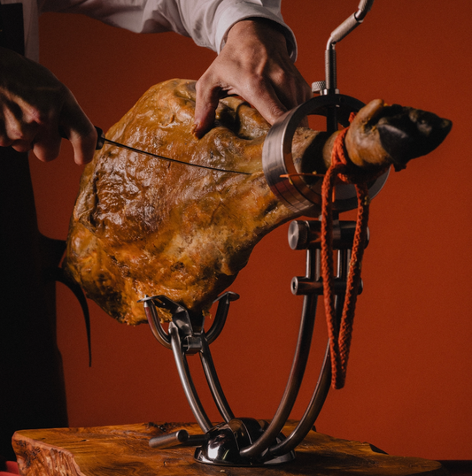 Cómo cortar un jamón ibérico: Guía para empezar a cortar jamón